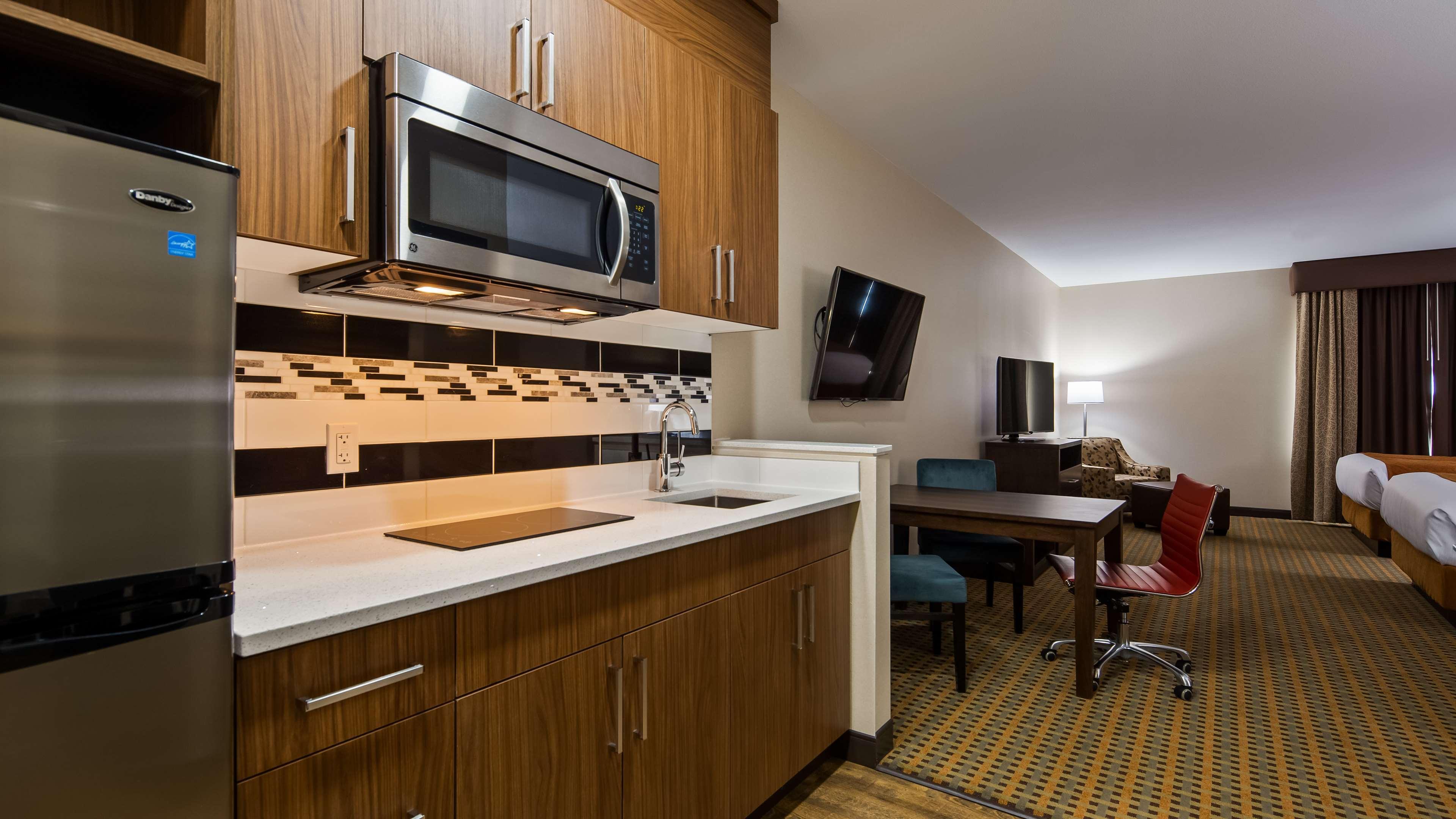 Best Western Plus Hinton Inn & Suites Exterior foto